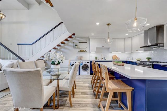 984 Granville, Los Angeles, CA 90049