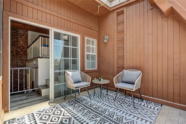 984 Granville, Los Angeles, CA 90049