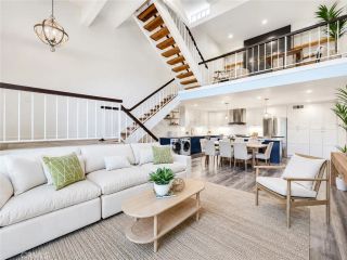 984 Granville, Los Angeles, CA 90049