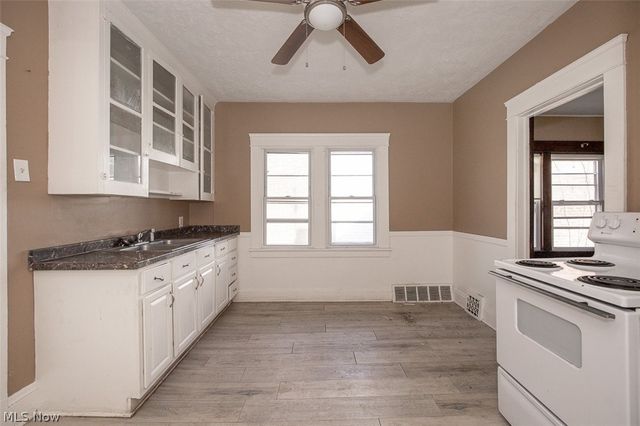 3976 E 71st Street, Cleveland, OH 44105