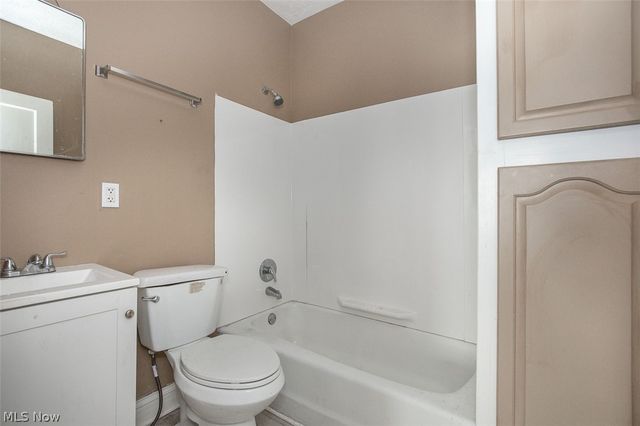 3976 E 71st Street, Cleveland, OH 44105