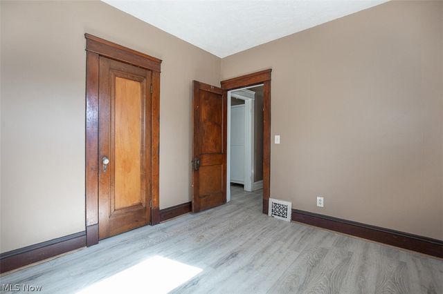 3976 E 71st Street, Cleveland, OH 44105