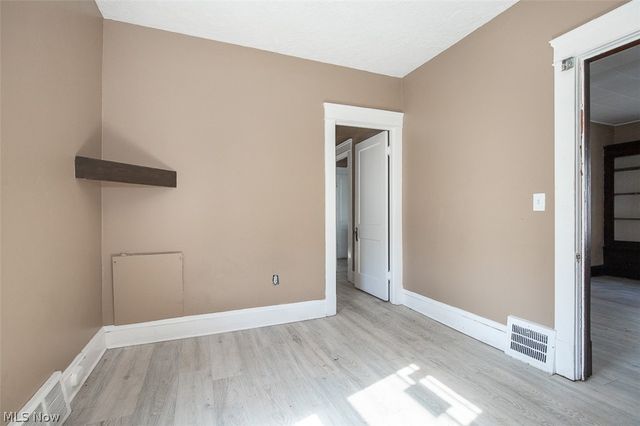 3976 E 71st Street, Cleveland, OH 44105