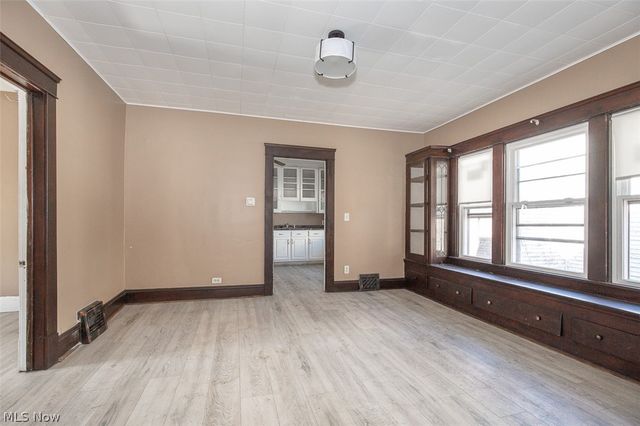 3976 E 71st Street, Cleveland, OH 44105