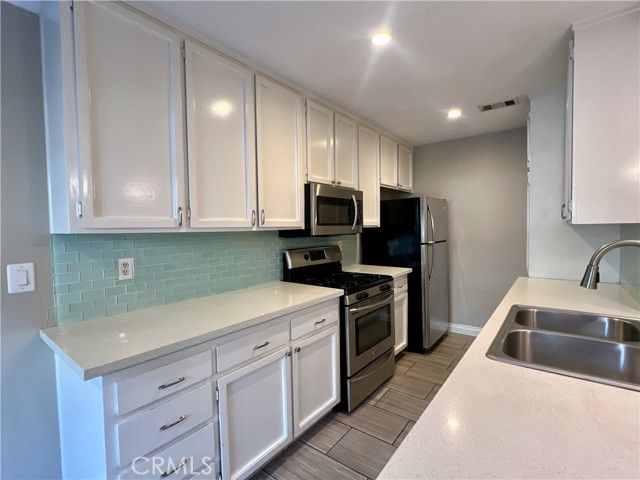 542 W Dunton 29, Orange, CA 92865