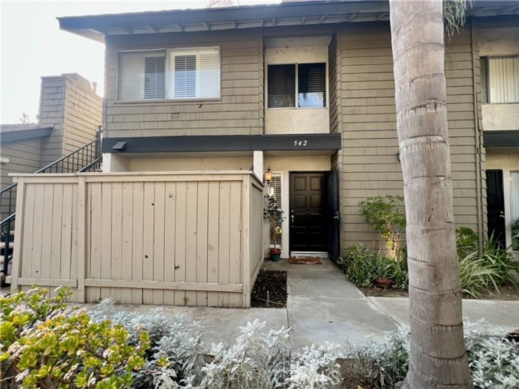 542 W Dunton 29, Orange, CA 92865