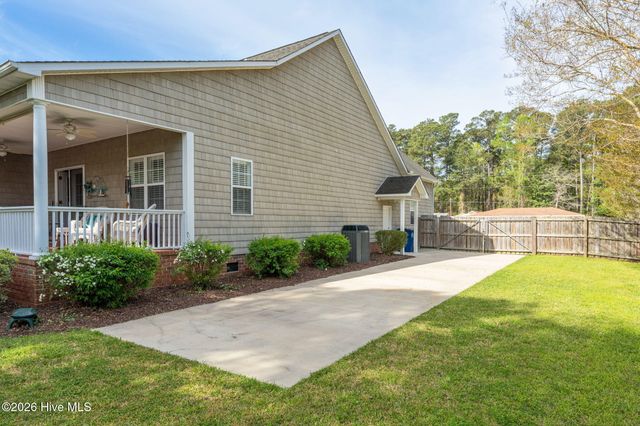 109 Brookfield Drive, Wilmington, NC 28405