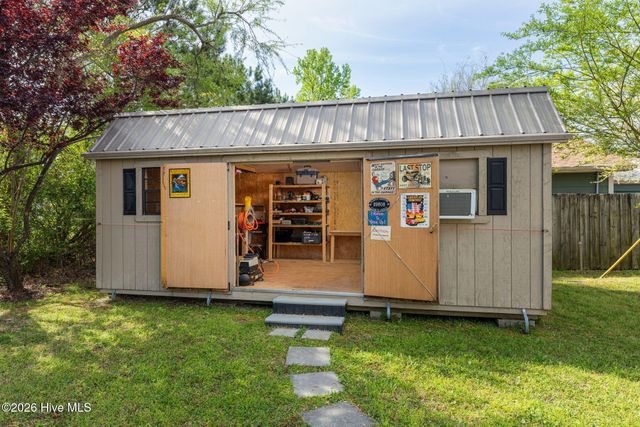 109 Brookfield Drive, Wilmington, NC 28405