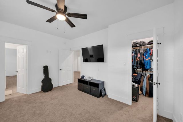 212 S Lobit Street, La Porte, TX 77571