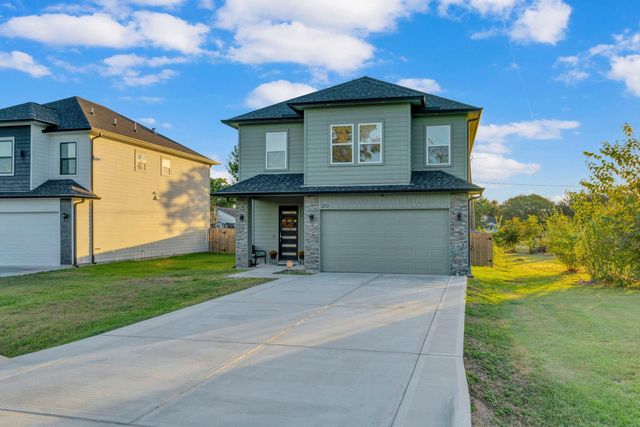 212 S Lobit Street, La Porte, TX 77571