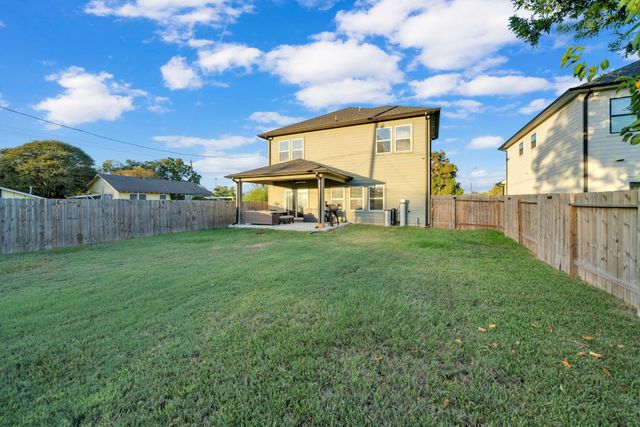 212 S Lobit Street, La Porte, TX 77571