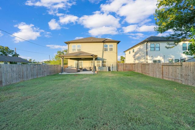 212 S Lobit Street, La Porte, TX 77571