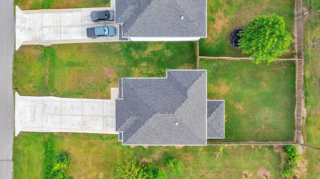 212 S Lobit Street, La Porte, TX 77571