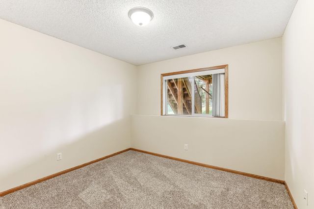 9918 Kiwi Avenue N, Brooklyn Park, MN 55443