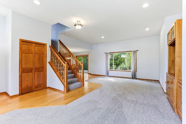 9918 Kiwi Avenue N, Brooklyn Park, MN 55443