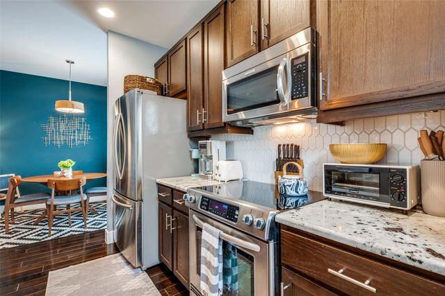 5924 Hudson Street E, Dallas, TX 75206