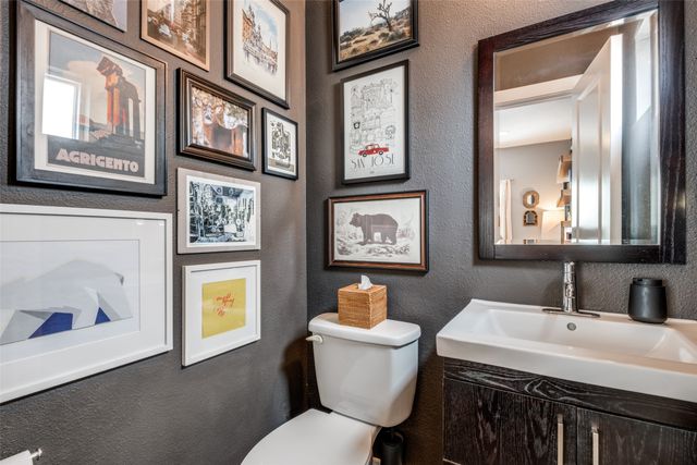 5924 Hudson Street E, Dallas, TX 75206