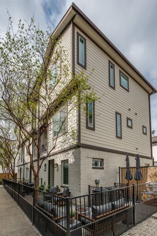 5924 Hudson Street E, Dallas, TX 75206