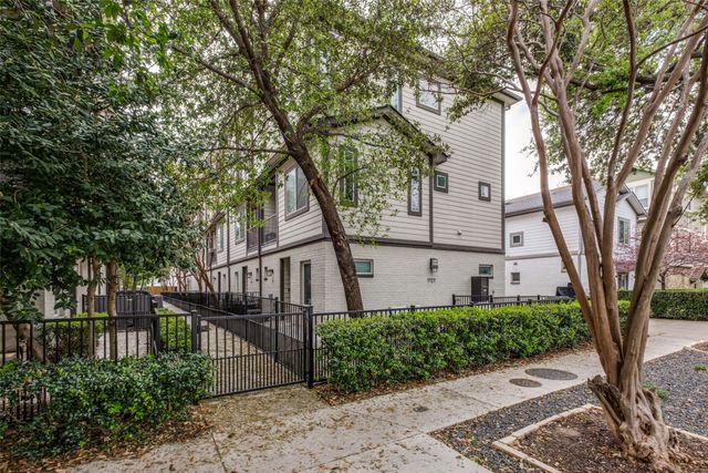 5924 Hudson Street E, Dallas, TX 75206