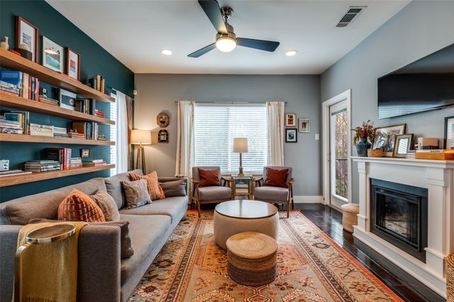 5924 Hudson Street E, Dallas, TX 75206