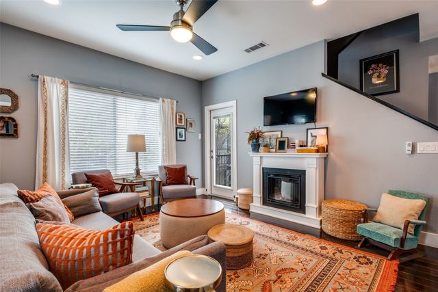 5924 Hudson Street E, Dallas, TX 75206