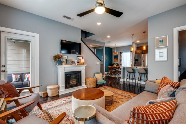 5924 Hudson Street E, Dallas, TX 75206