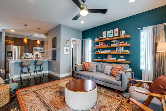 5924 Hudson Street E, Dallas, TX 75206