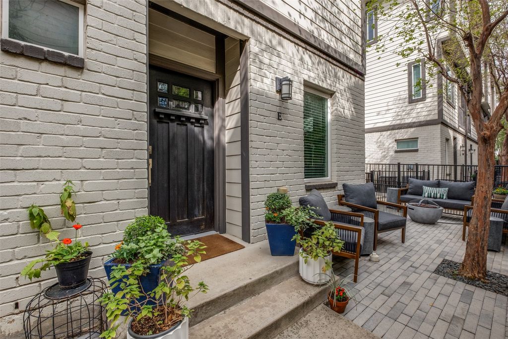 5924 Hudson Street E, Dallas, TX 75206