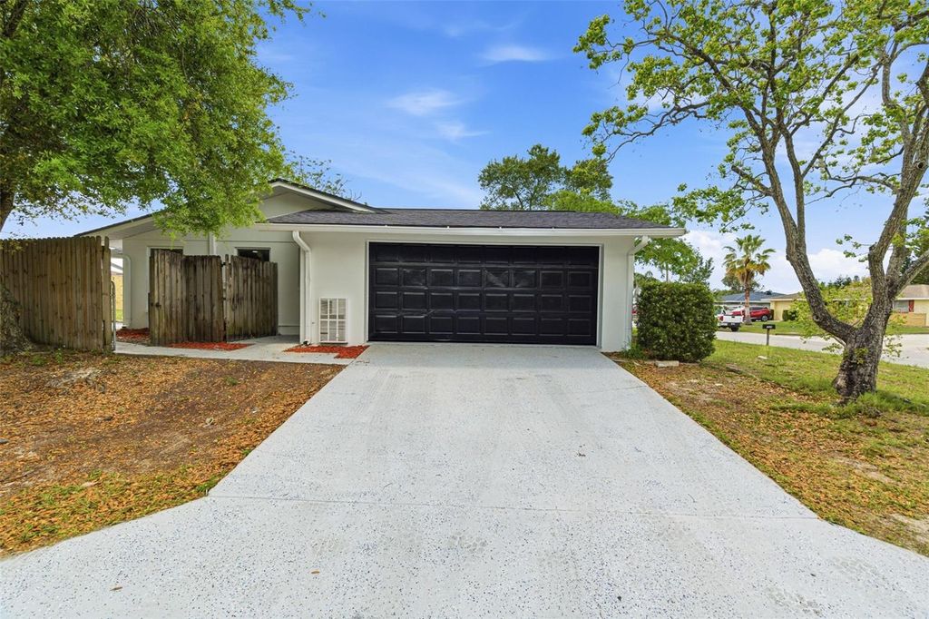 Image 3 of property listing at 7924 TALISMAN DRIVE, Port Richey, FL 34668