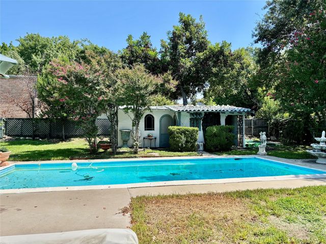 5338 W University Boulevard, Dallas, TX 75209