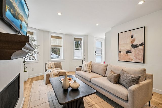 10 Wakefield Ave B, Wakefield, MA 01880