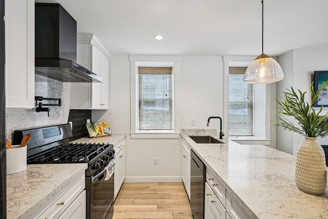 10 Wakefield Ave B, Wakefield, MA 01880