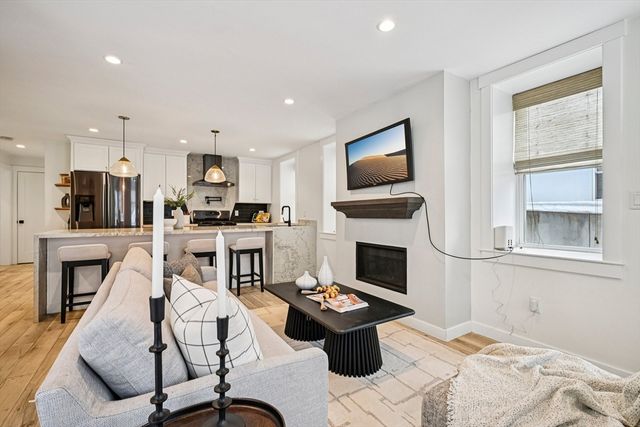 10 Wakefield Ave B, Wakefield, MA 01880