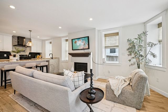 10 Wakefield Ave B, Wakefield, MA 01880