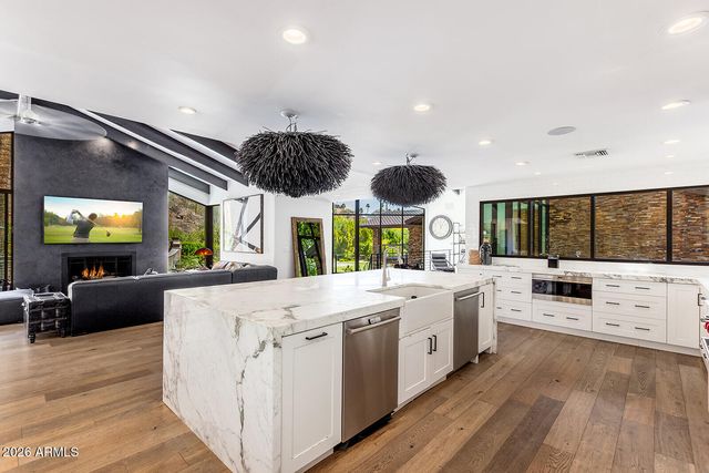 5040 N ARCADIA Drive, Phoenix, AZ 85018