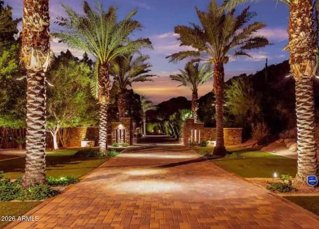 5040 N ARCADIA Drive, Phoenix, AZ 85018