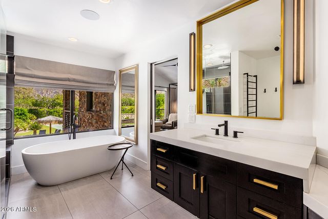5040 N ARCADIA Drive, Phoenix, AZ 85018
