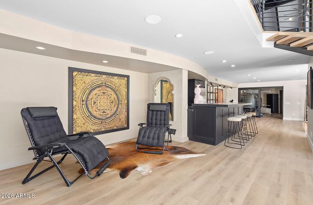 5040 N ARCADIA Drive, Phoenix, AZ 85018