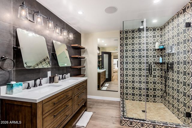 5040 N ARCADIA Drive, Phoenix, AZ 85018