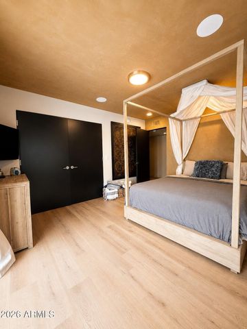 5040 N ARCADIA Drive, Phoenix, AZ 85018