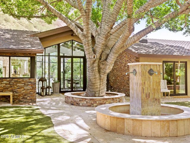 5040 N ARCADIA Drive, Phoenix, AZ 85018