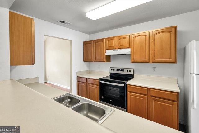 4411 Ravenwood Drive, Union City, GA 30291