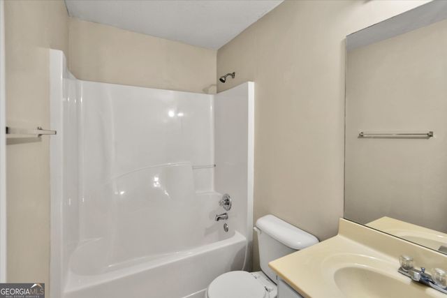 4411 Ravenwood Drive, Union City, GA 30291