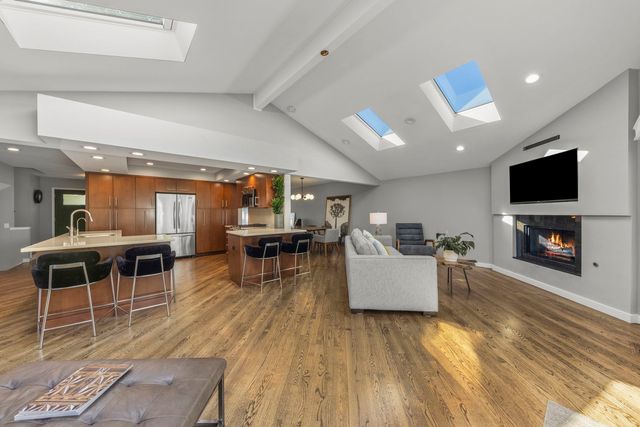 8345 Brookridge Road, Downers Grove, IL 60516
