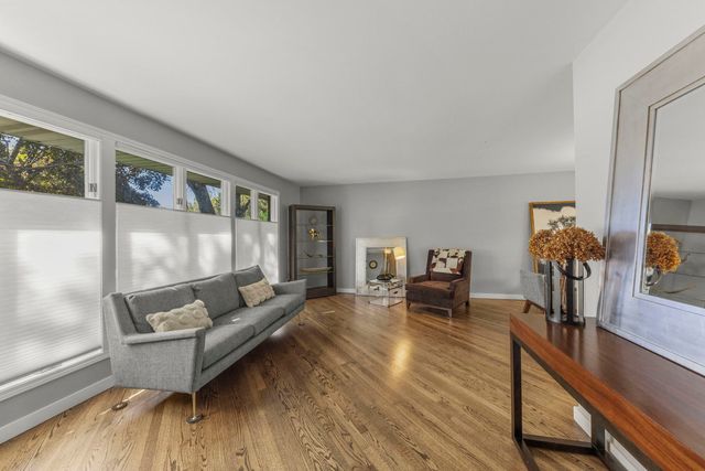 8345 Brookridge Road, Downers Grove, IL 60516