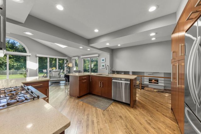 8345 Brookridge Road, Downers Grove, IL 60516