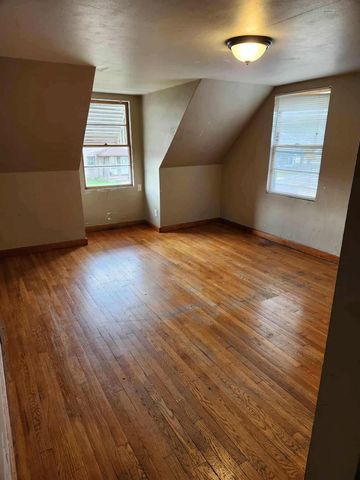 716 W BELL AVENUE, Appleton, WI 54914