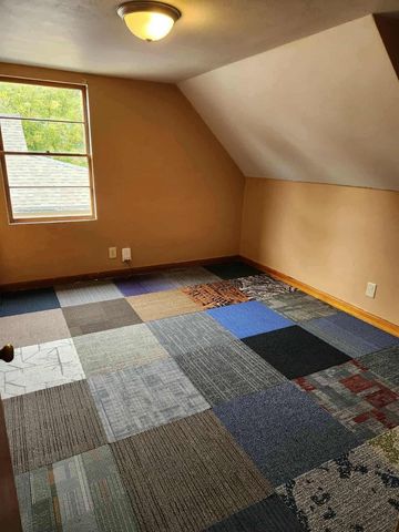 716 W BELL AVENUE, Appleton, WI 54914