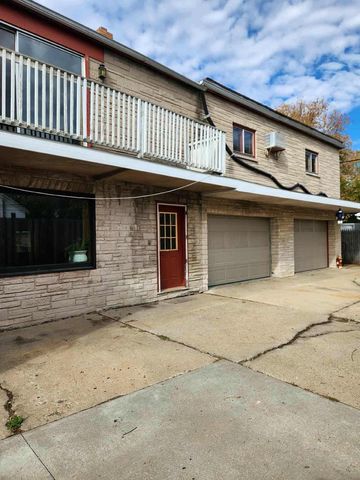 716 W BELL AVENUE, Appleton, WI 54914