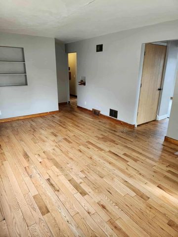 716 W BELL AVENUE, Appleton, WI 54914